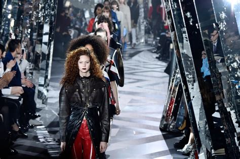 louis vuitton saldi 2016|Louis Vuitton Runway Show Fall 2016 .